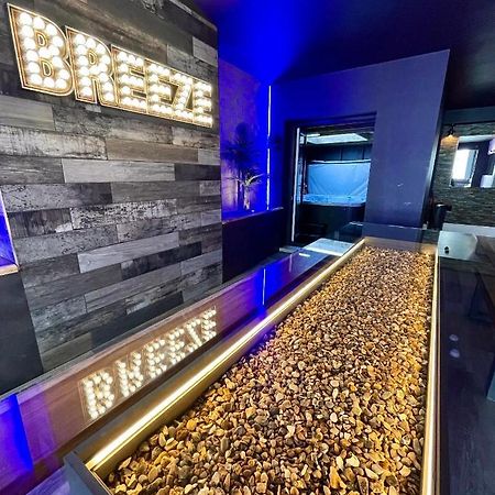 Breeze Suites - Luxury Group Accom - Sleeps 19 بلاكبول المظهر الخارجي الصورة
