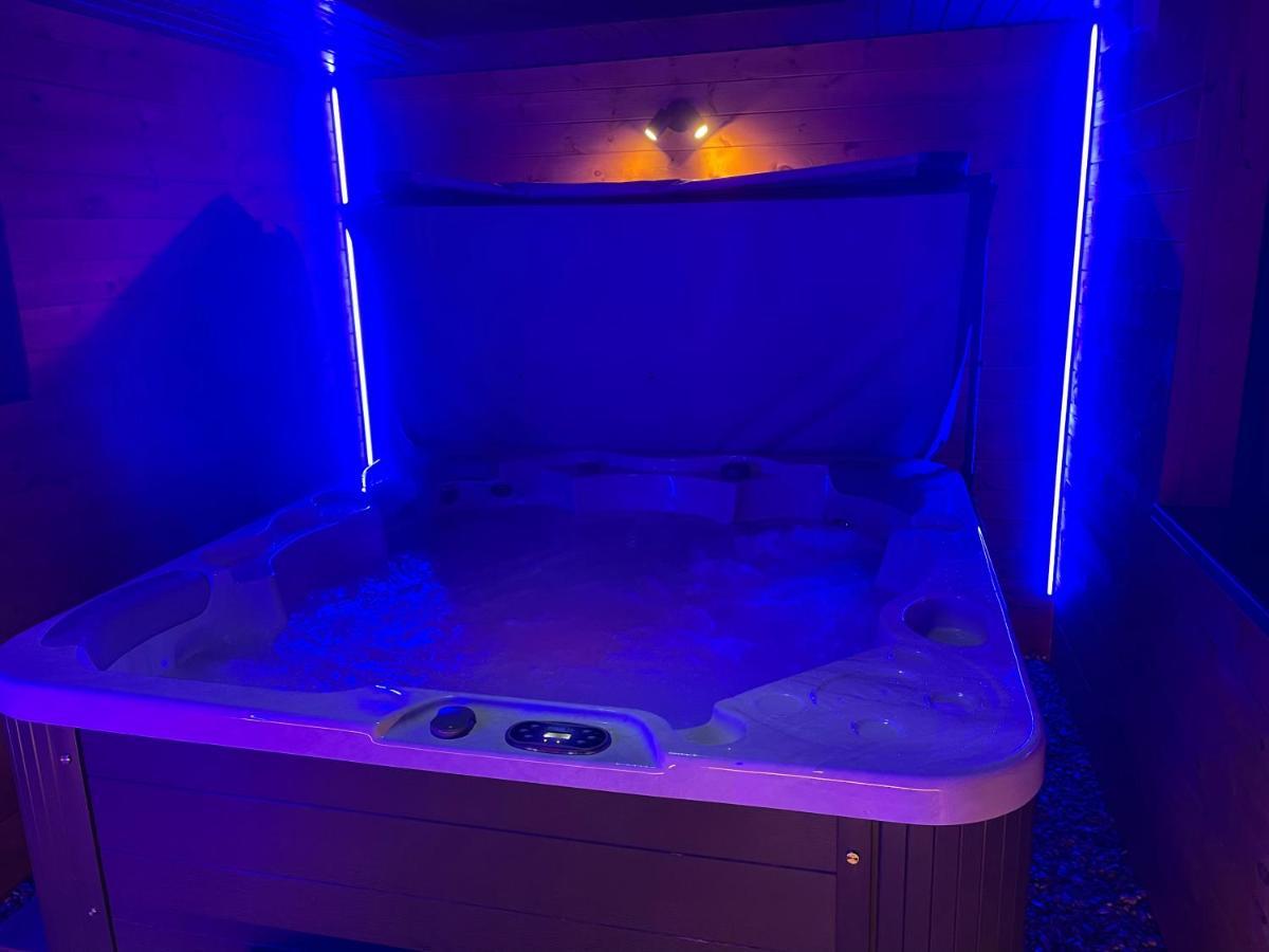 Breeze Suites - Luxury Group Accom - Sleeps 19 بلاكبول المظهر الخارجي الصورة