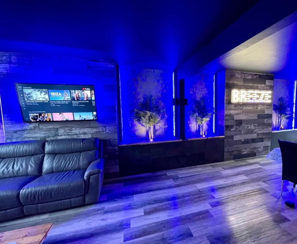 Breeze Suites - Luxury Group Accom - Sleeps 19 بلاكبول المظهر الخارجي الصورة