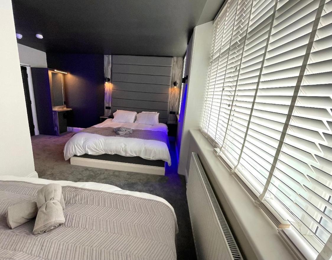 Breeze Suites - Luxury Group Accom - Sleeps 19 بلاكبول المظهر الخارجي الصورة